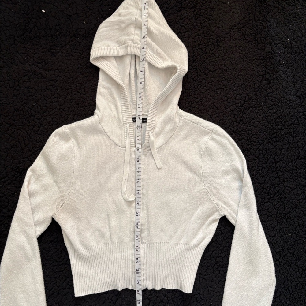 Kendall & Kylie White Zip-Up Cropped sweater Hoodie - Picture 6 of 7